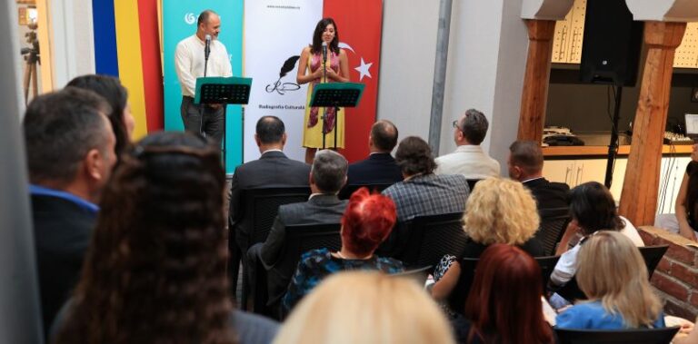 Yunus Emre’nin Şiirleri Bükreş’te Yankılandı