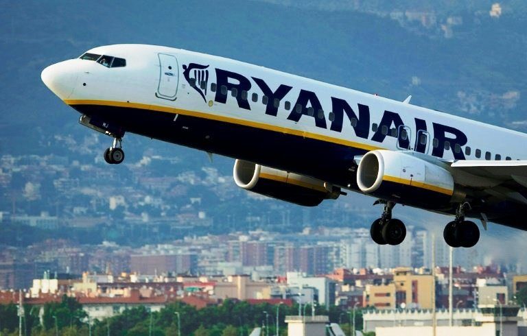 Ryanair uçağında ırkçı saldırıya soruşturma
