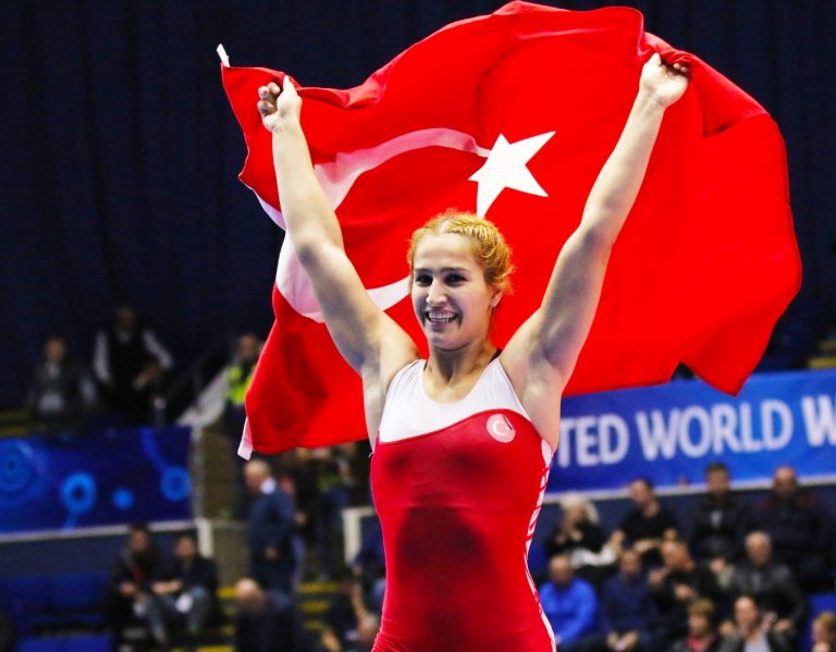 Buse Tosun, Bükreş’te Dünya şampiyonu oldu