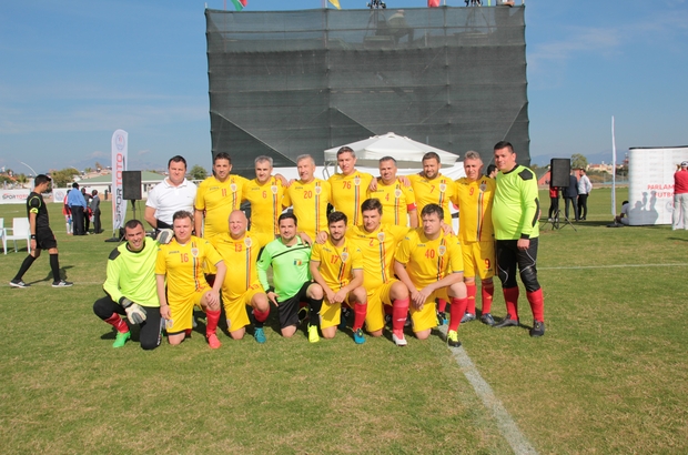 Romen Parlamenterler Antalya’da futbol şampiyonu oldu