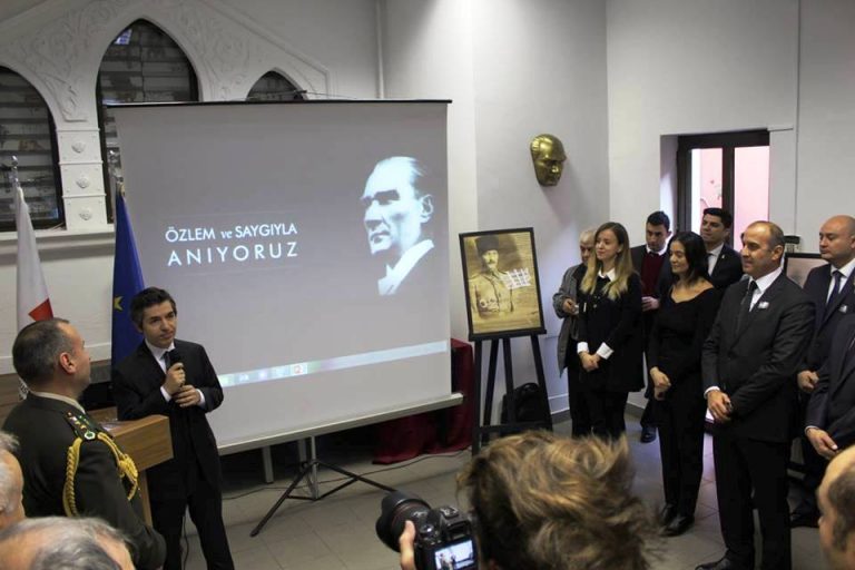 TİAD, Atatürk’ü fotograf sergisi ile andı