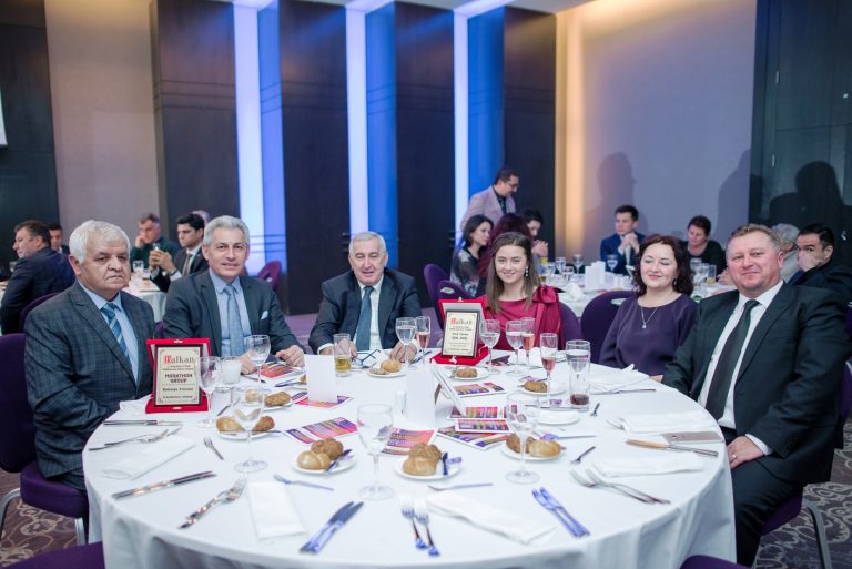 Irina ve ailesi işadamı Atin’in misafiri oldu