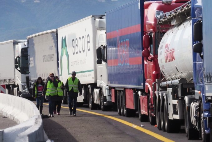 Fransız Küstahlığı: ‘Sen kokuşmuş bir Romensin’