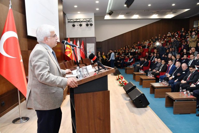 Üsküp’te “Balkanlarda Barış Dili Türkçe” Paneli Düzenlendi