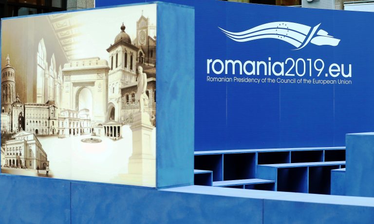 Brüksel’de Romanya logosu