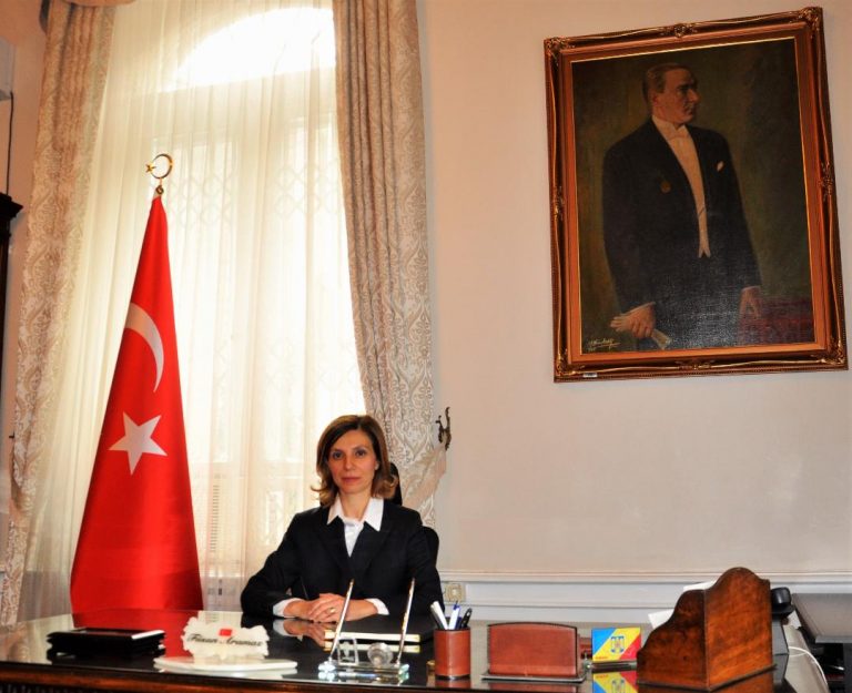 Büyükelçi Aramaz’dan ilk mesaj