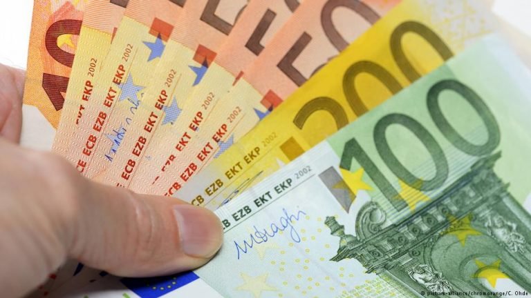Euro Almanya ve Hollanda’ya yaradı