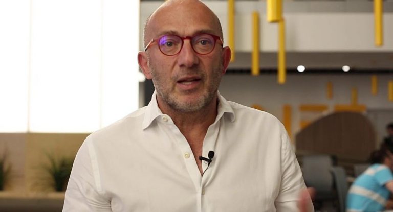 ‘Hollywood’dan bile fon aldım’