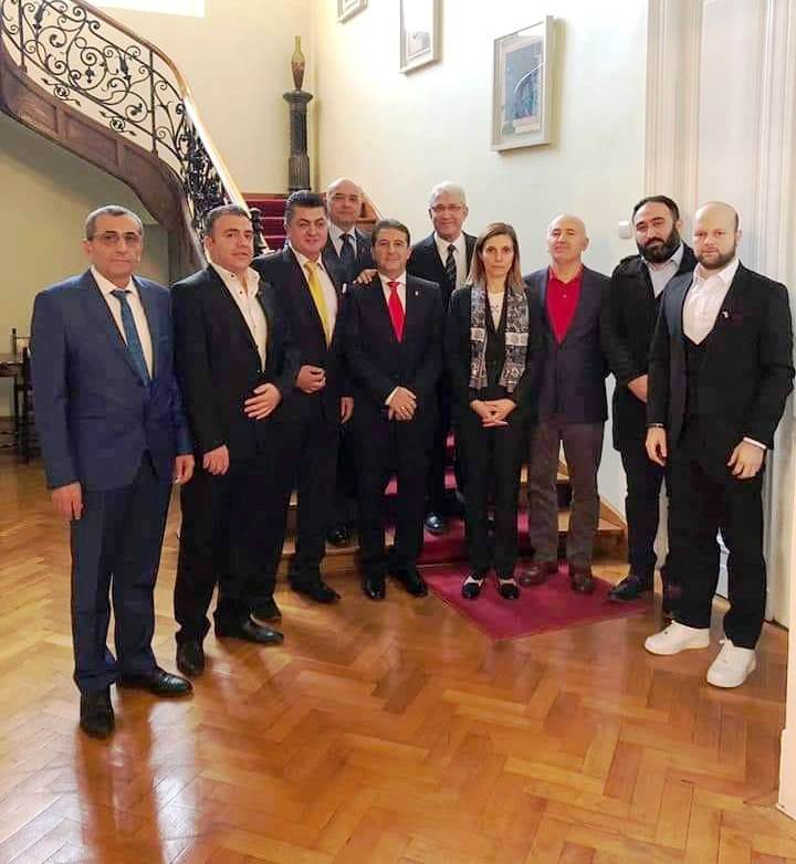 Beşiktaşlılar Büyükelçi Aramaz’ı ziyaret etti