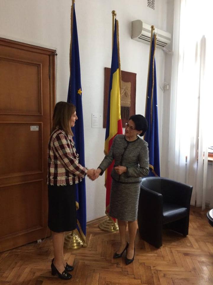 Büyükelçi Aramaz Eğitim Bakanı ile görüştü