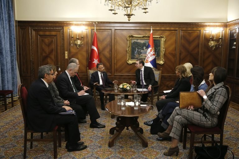 Oktay Sırp lider ile görüştü