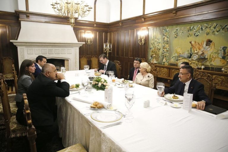 Oktay, Dörtlü Balkan Zirvesine katılan liderle görüştü