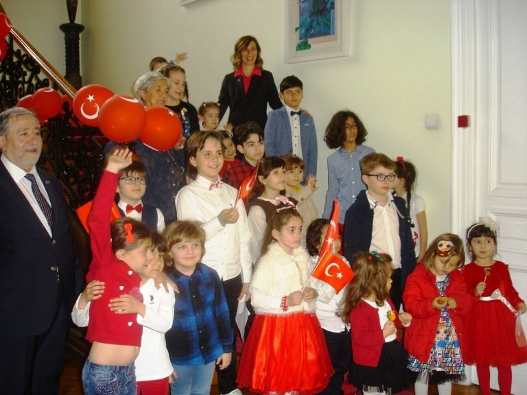 Bükreş’te 23 Nisan Coşkusu