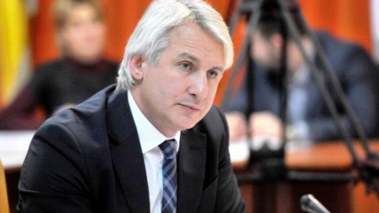 Romen Maliye Bakanından yabancı şirketlere: Biraz yavaş olun!