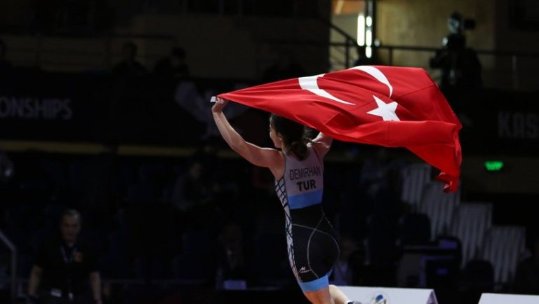 Yasemin Adar, Avrupa şampiyonu