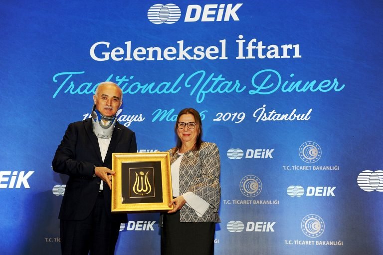 Türk iş dünyası DEİK iftarında buluştu