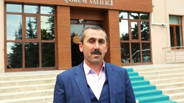 Heykeli dilecek adam