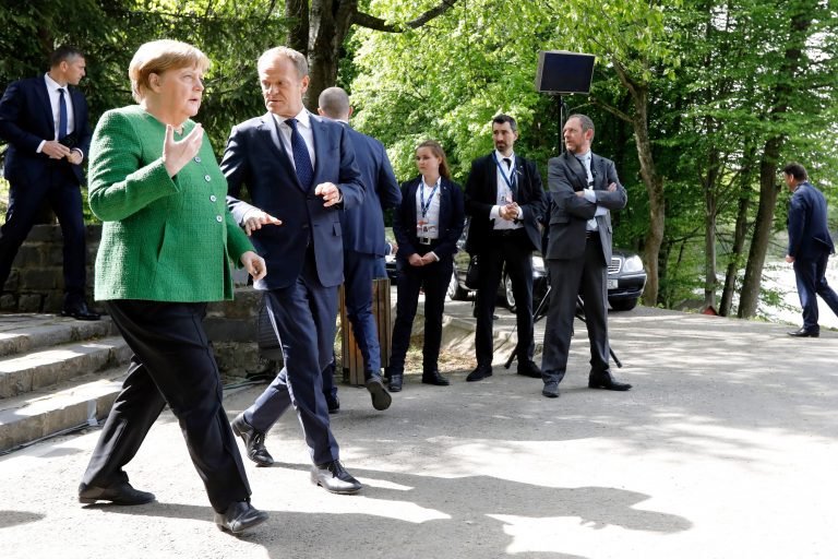 Merkel, ‘Nalıncı keseri’ni İran’dan yana vurdu