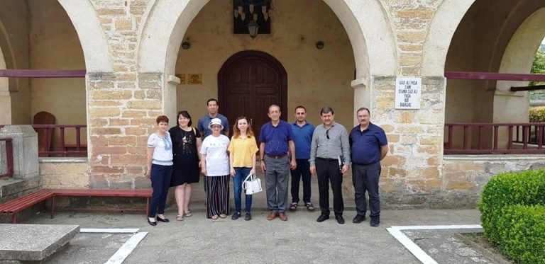 Akademisyenlerden Sarı Saltuk türbesine ziyaret