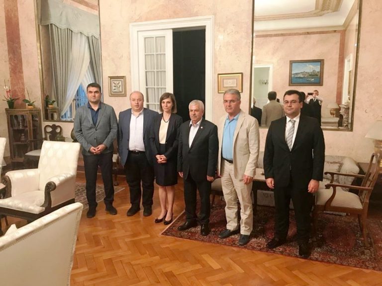 Büyükelçi Aramaz’a ziyaretler