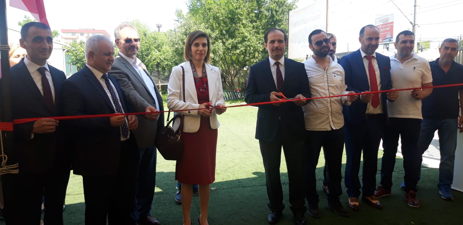 Büyükelçi aramaz kermes açtı sayfa 1