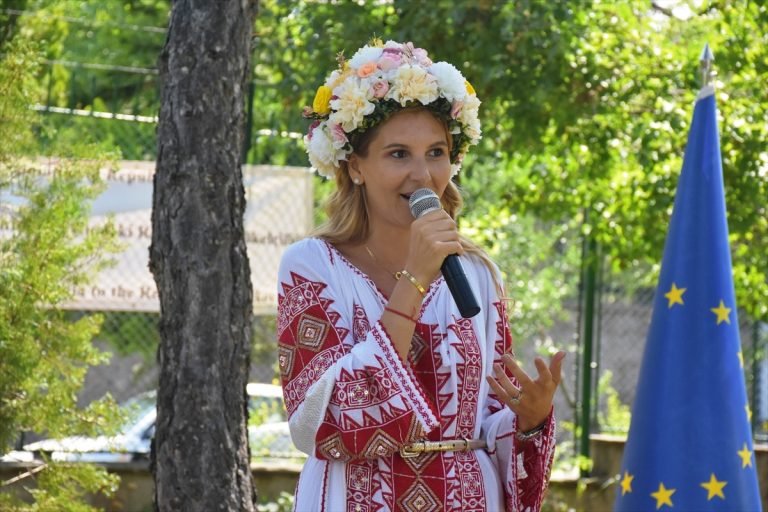 Büyükelçi Şopanda çay partisi verdi