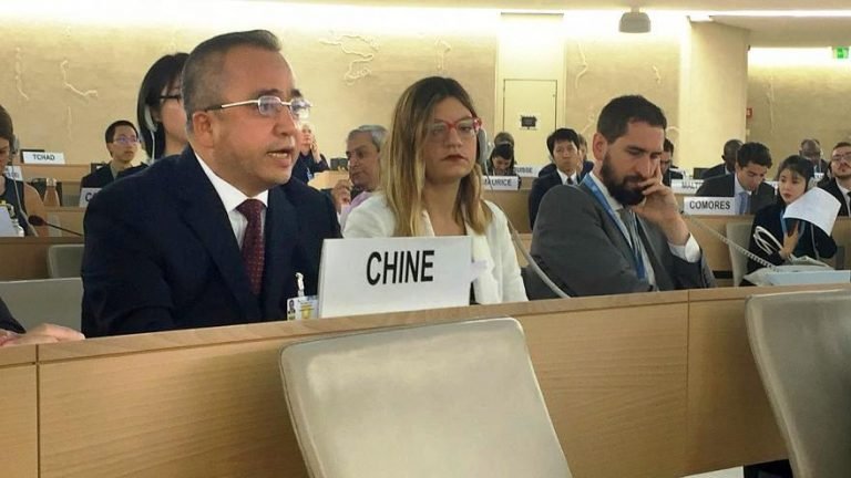 Kendi milletine ihanette sınır tanımıyor