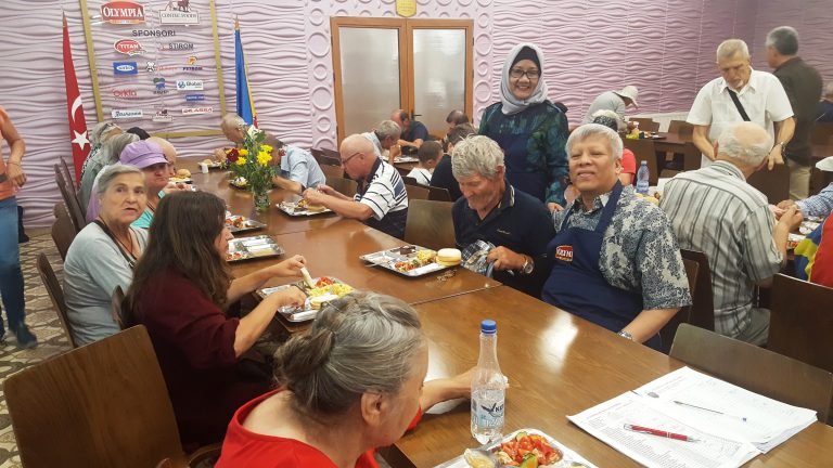 Endonezya Büyükelçisi Marathon Vakfı’nda yemek dağıttı