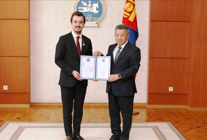 Moğolistan’da Türk işadamına ‘Dostluk Nişanı’