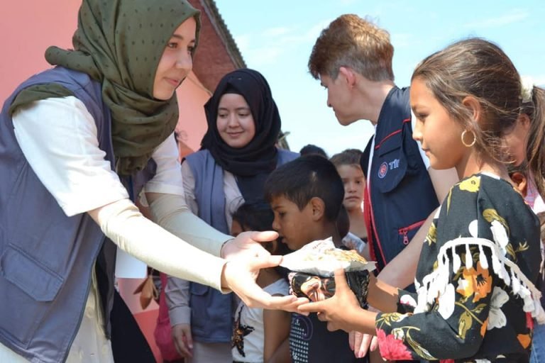 ‘TİKA Gönüllüleri’ iş başında