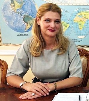 Çavuşoğlu yeni Bakan Mănescu’yu kutladı