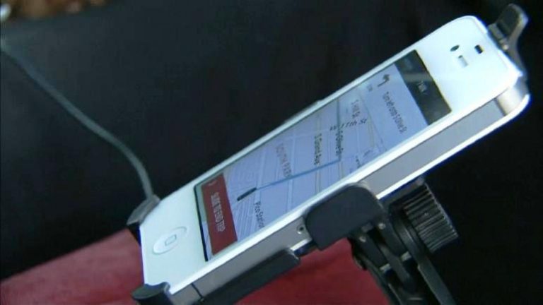 Araçta kulaklık ve hoparlörle telefonda konuşmaya yasak mı gelecek?