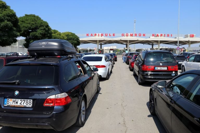 Türkiye’de sadece tatil için 3,3 milyar euro harcadık