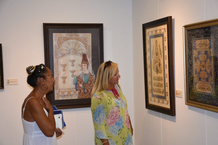 Mihaela Hanımın minyatür aşkı