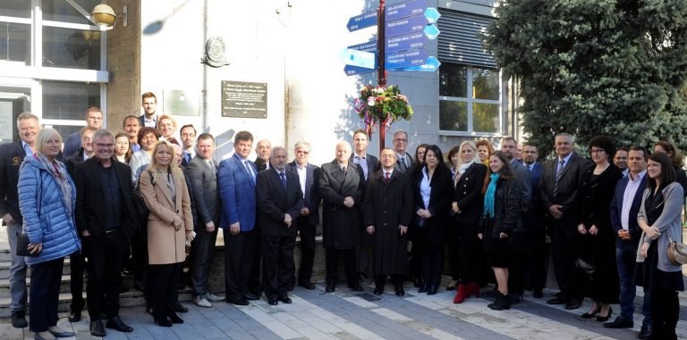 Macar kenti Újbuda’da “Sonbahar kutlama” merasimi