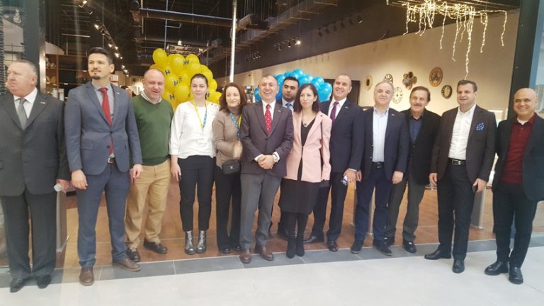 Homelux Bükreş’teki ilk mağazasını açtı