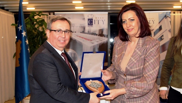 Balkan Üniversitesi gibi