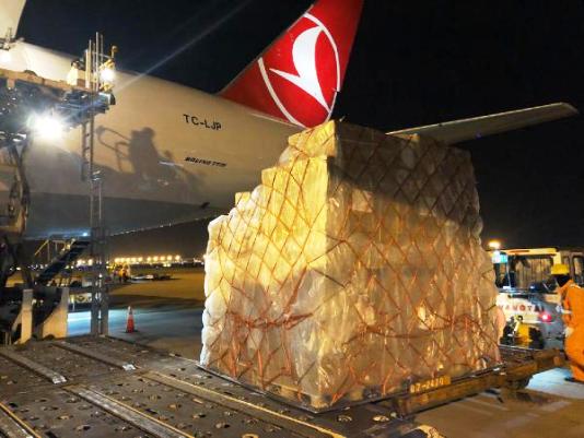 ‘Aldığımız kitlere para vererek alıyoruz’