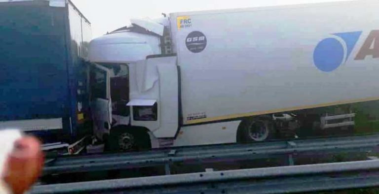 Bulgar zulmü yetmiyor gibi:  22 Türk TIR’ı  zincirleme kaza yaptı