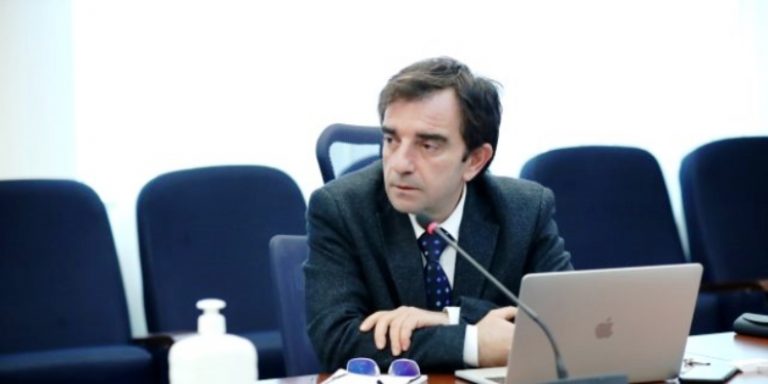 Korona virüsü izole eden Prof. Dr. Özdarendeli’ye tebrik mesajları