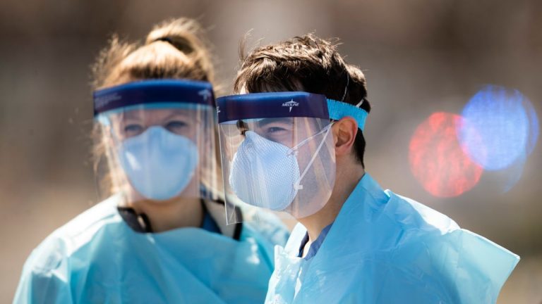 TİAD’dan üye iş yerlerine maske desteği