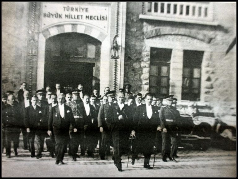 Gazi Meclis 100 yaşında