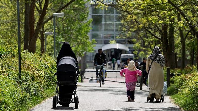 Danimarka’dan ayrılan göçmen gelenden fazla