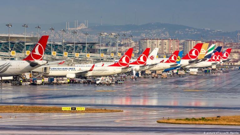 Avrupalı Türkler “el yakan” uçak fiyatlarından şikayetçi