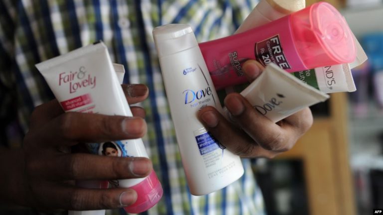 Facebook ve Twitter hisselerine değer kaybettiren tepki