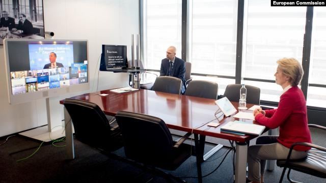 Video koferans sistemi fos çıktı!