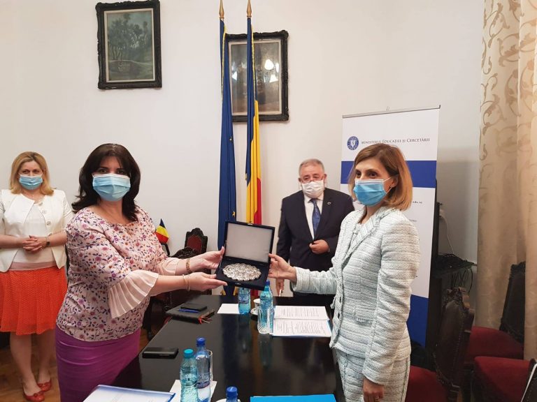 Büyükelçi Aramaz, Eğitim Bakanı Anisie ile görüştü