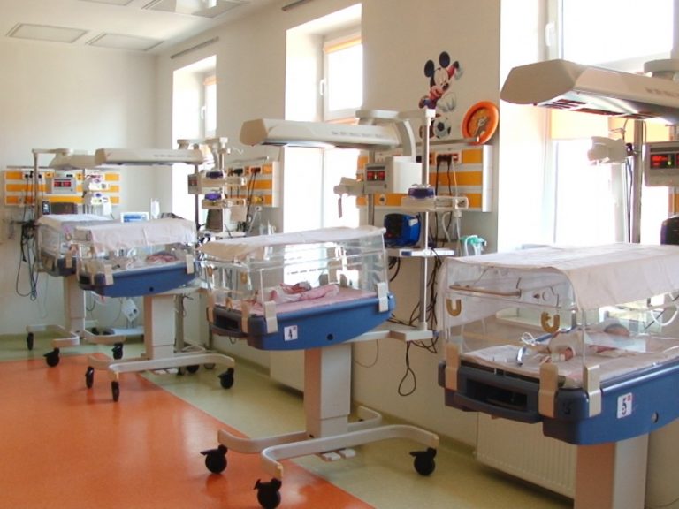 Timişoara’da doğumevinde görevli 5 hemşirede koronavirüs çıktı