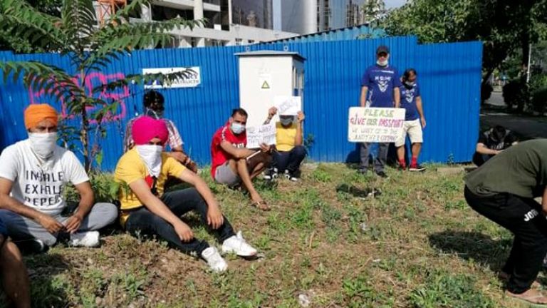 Gurbetçi Hintli işçilere. Ploieşti’de Romen gurbetçi sahip çıktı