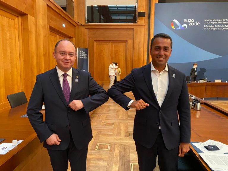 Aurescu İtalyan mevkidaşı ile görüştü